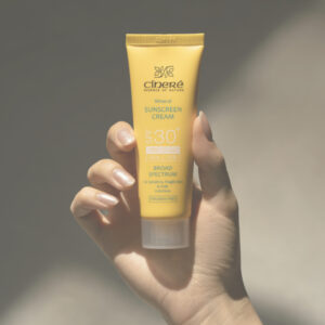 کرم ضد آفتاب بی رنگ سینره spf30